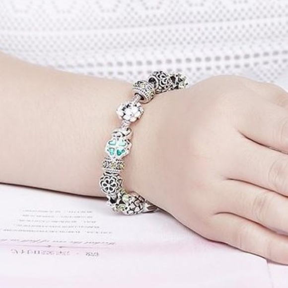 Meet your Posher, Heather, The irish gem jewelry - Picture 2 of 8